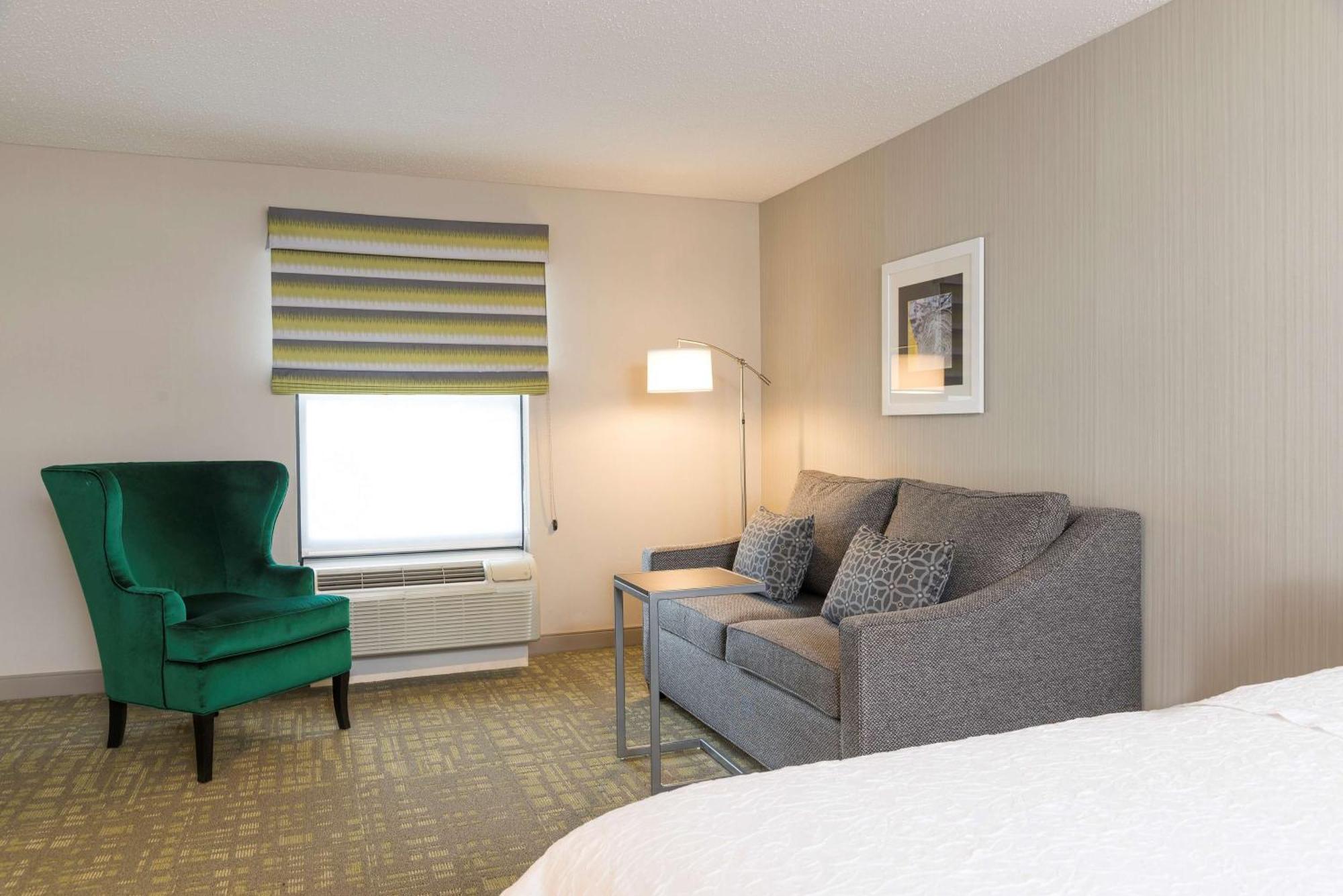 Hampton Inn & Suites East Lansing Okemos Exterior photo