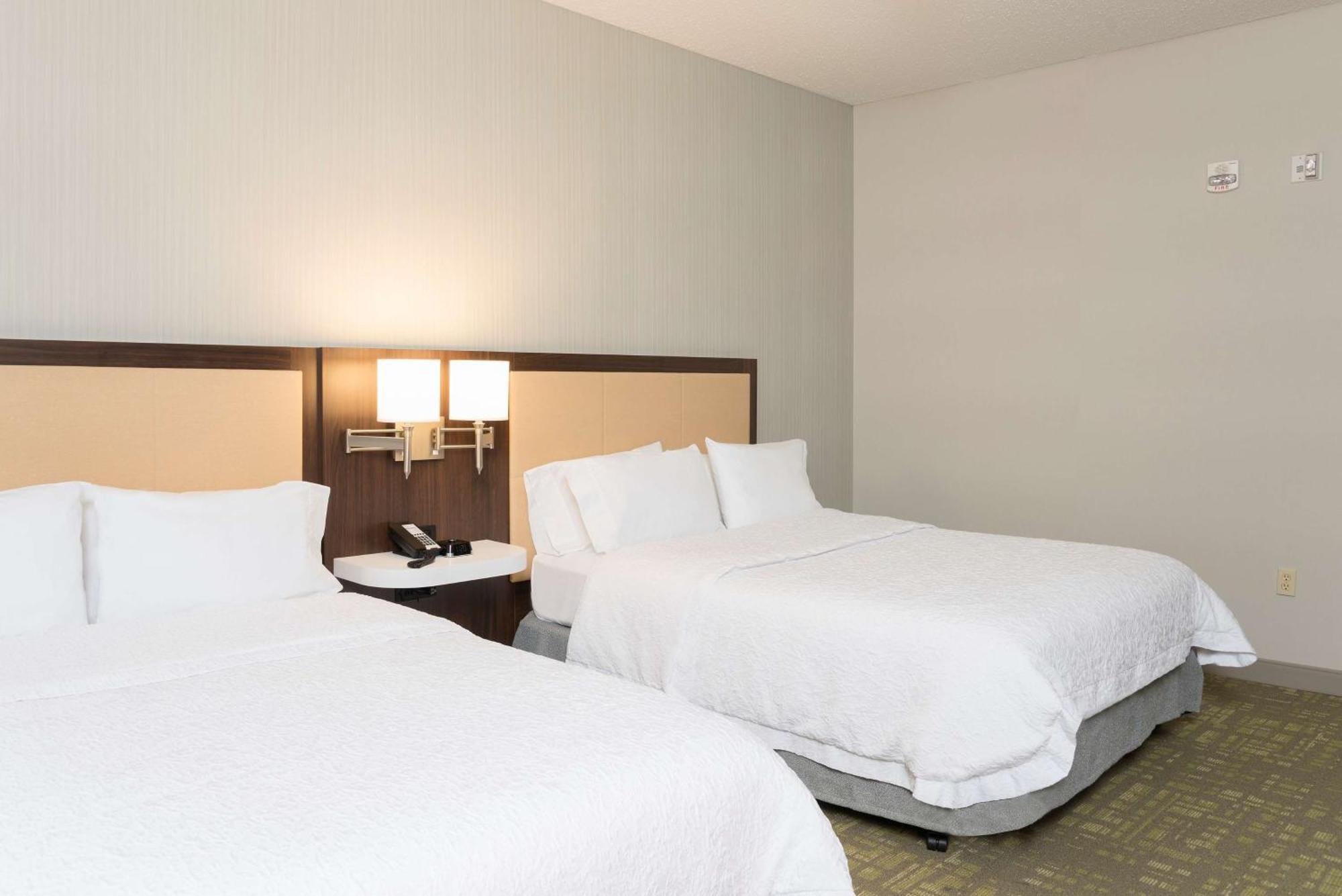 Hampton Inn & Suites East Lansing Okemos Exterior photo