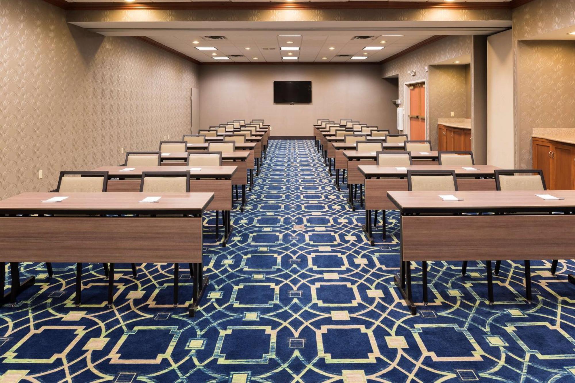 Hampton Inn & Suites East Lansing Okemos Exterior photo