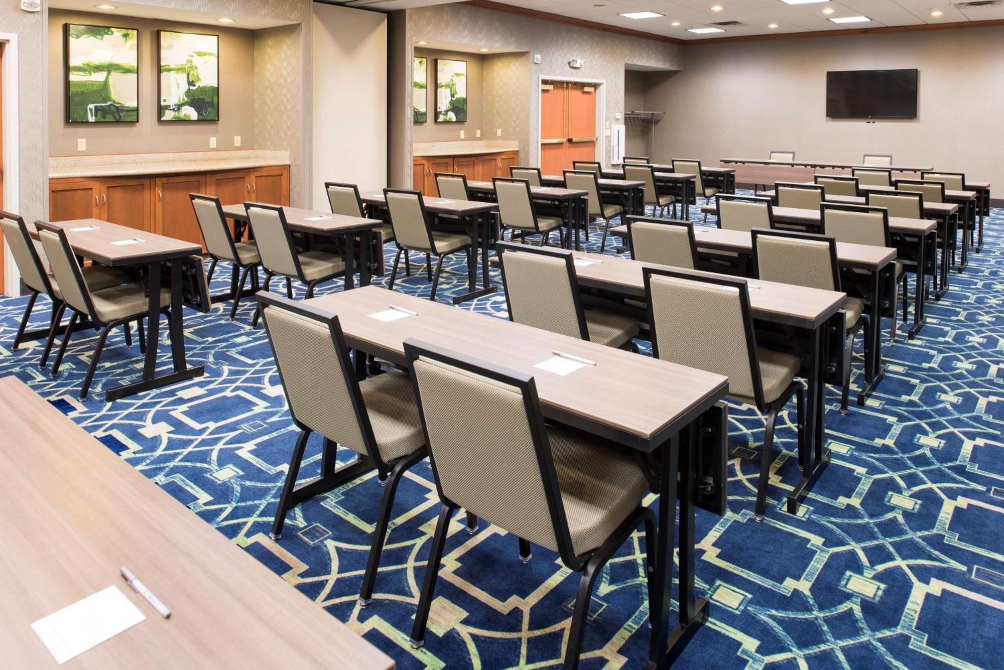 Hampton Inn & Suites East Lansing Okemos Exterior photo