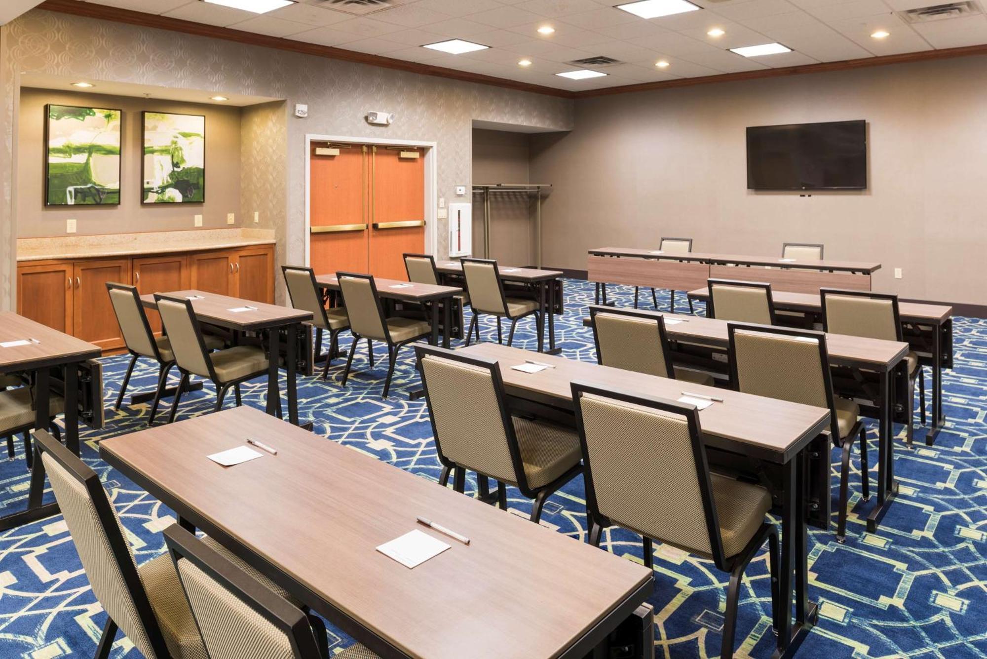 Hampton Inn & Suites East Lansing Okemos Exterior photo