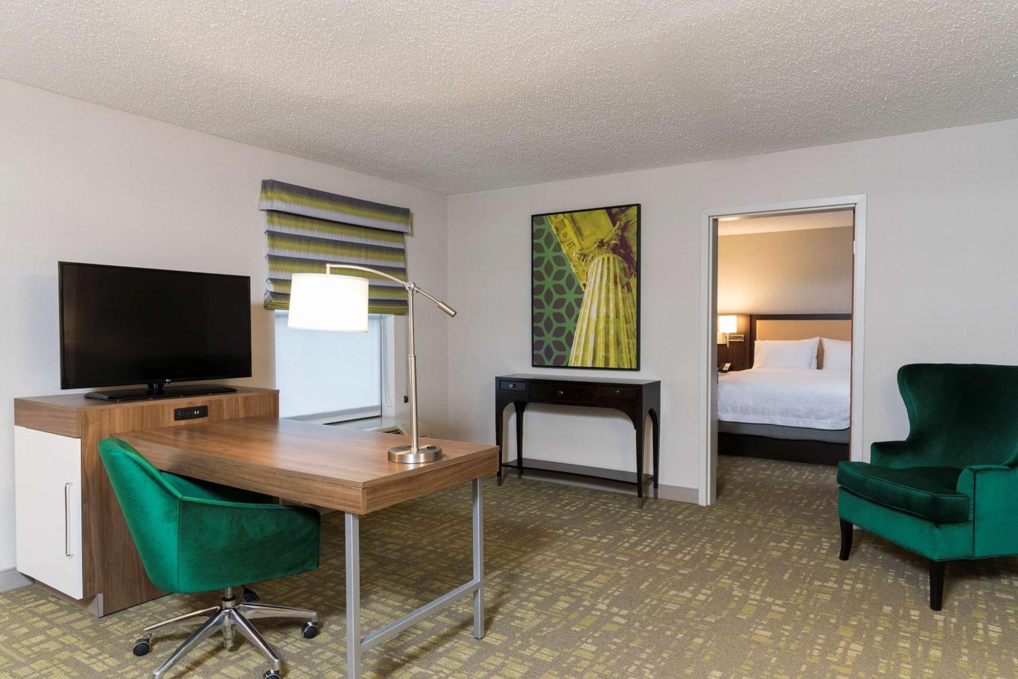 Hampton Inn & Suites East Lansing Okemos Exterior photo
