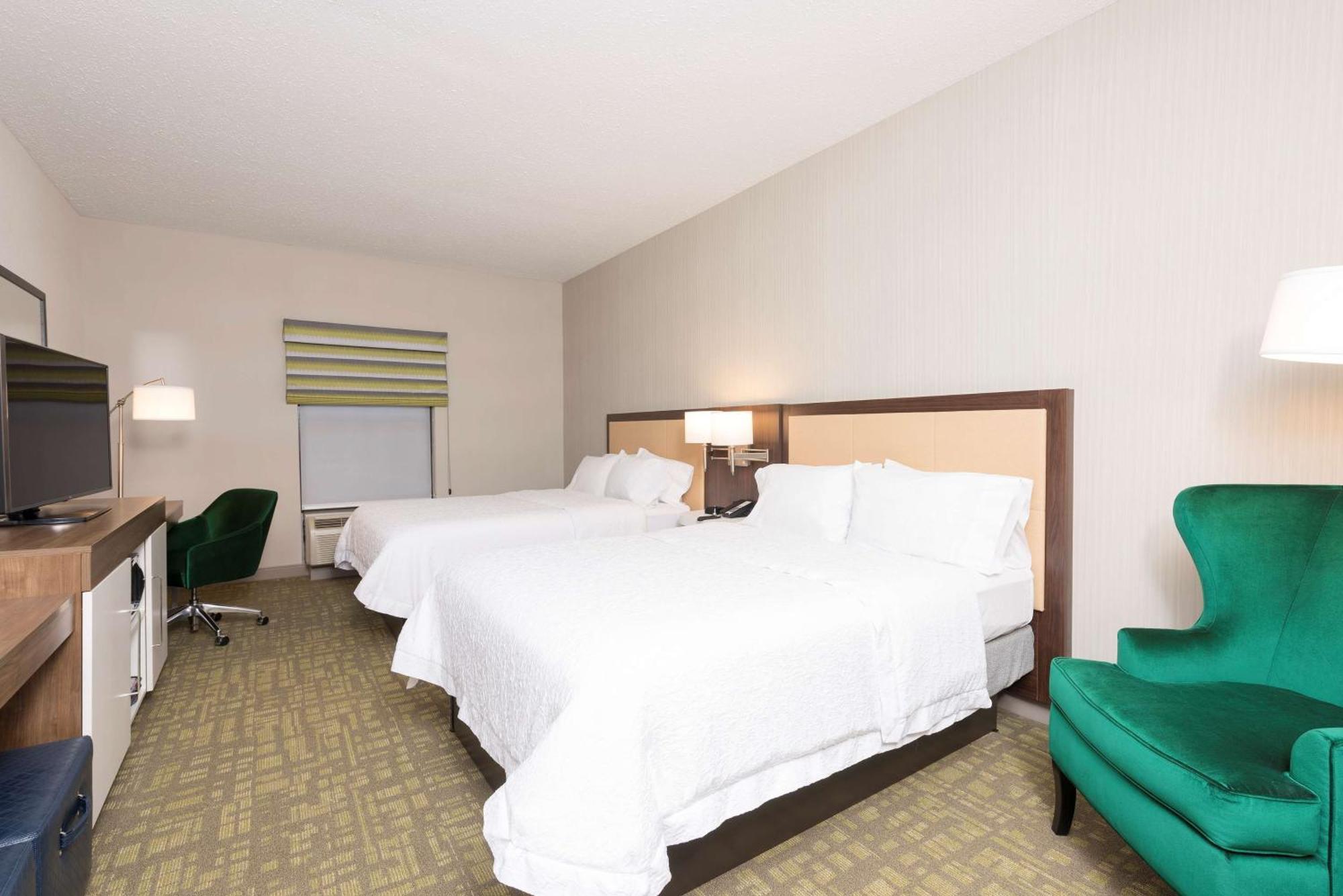 Hampton Inn & Suites East Lansing Okemos Exterior photo