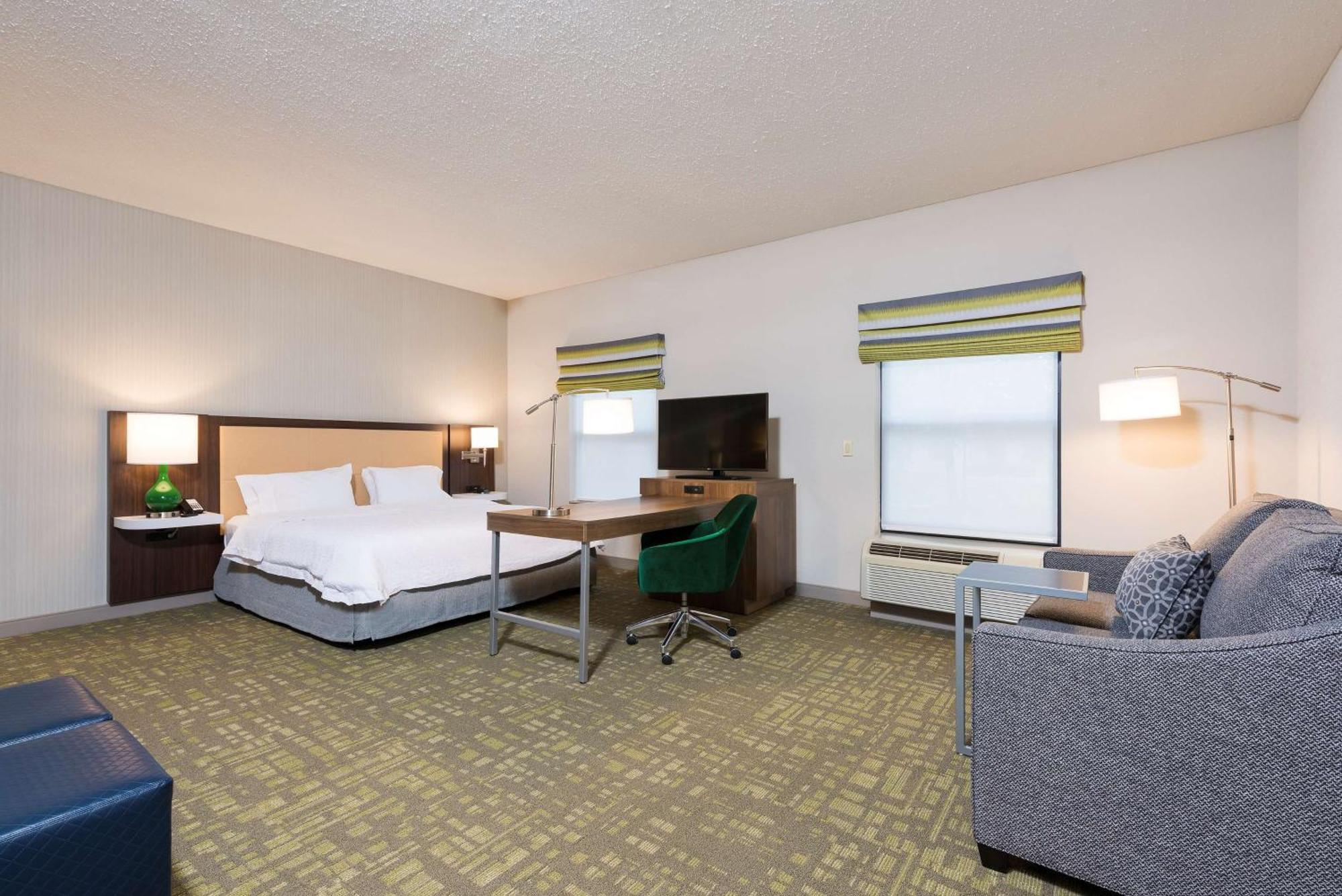Hampton Inn & Suites East Lansing Okemos Exterior photo