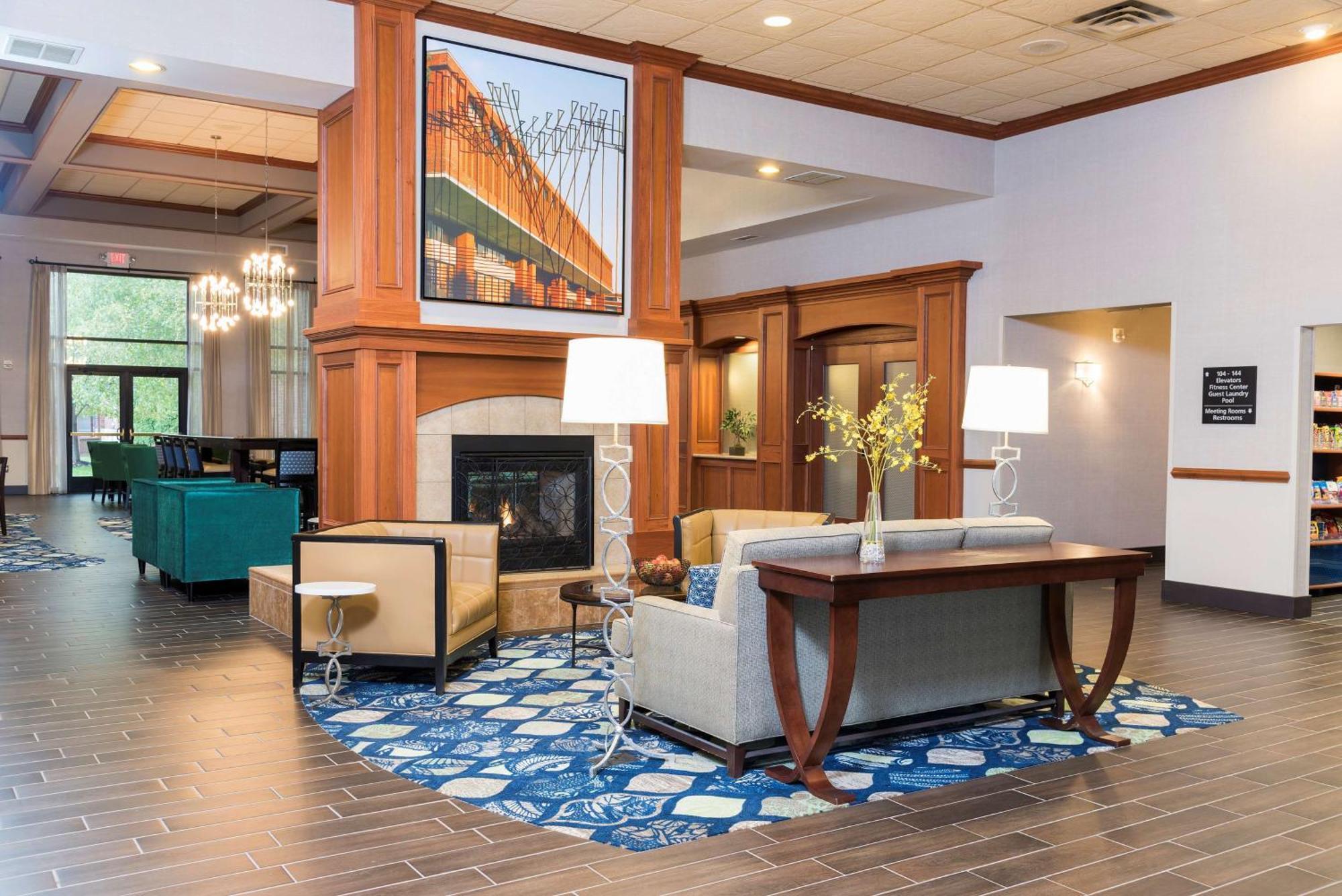 Hampton Inn & Suites East Lansing Okemos Exterior photo